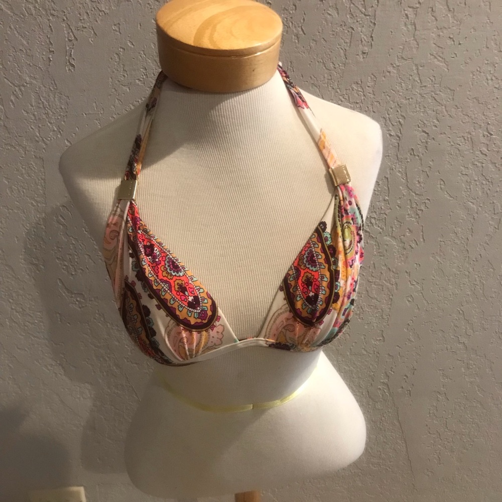 Victoria’s Secret bikini